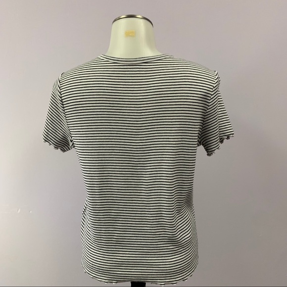 COPY - Hollister must-have butterfly baby tee. - Picture 2 of 3